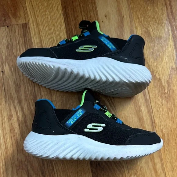 Skechers Toddler boy Black Sneakers with Blue and Green Accents - Picture 2 of 3